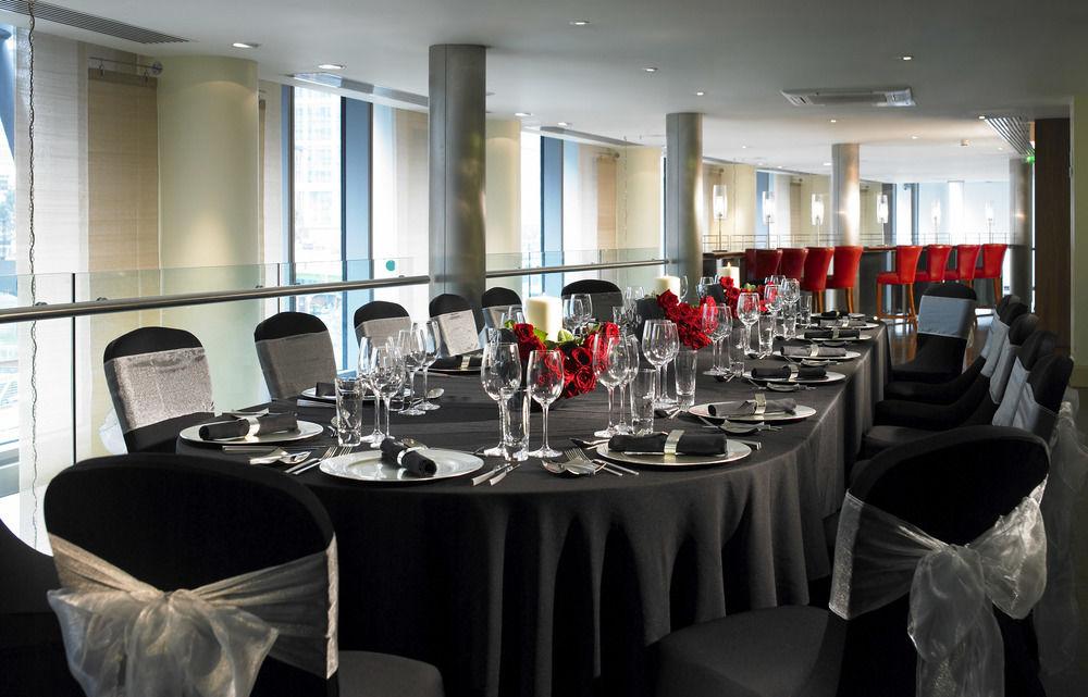 London Marriott Hotel Canary Wharf Dış mekan fotoğraf The Gallery at the National Portrait Gallery, London