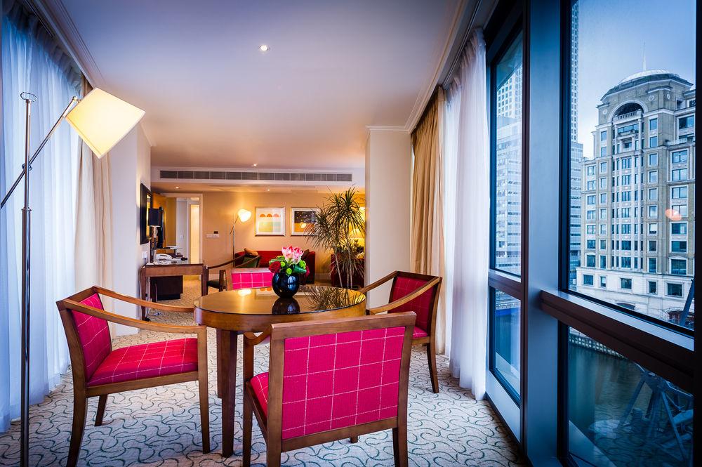 London Marriott Hotel Canary Wharf Dış mekan fotoğraf A suite at the hotel