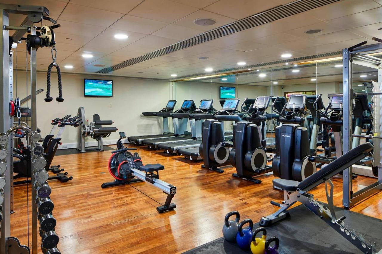 London Marriott Hotel Canary Wharf Dış mekan fotoğraf The gym at the hotel