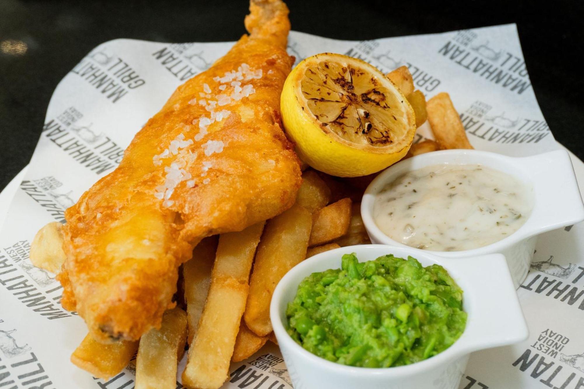 London Marriott Hotel Canary Wharf Dış mekan fotoğraf Fish and chips