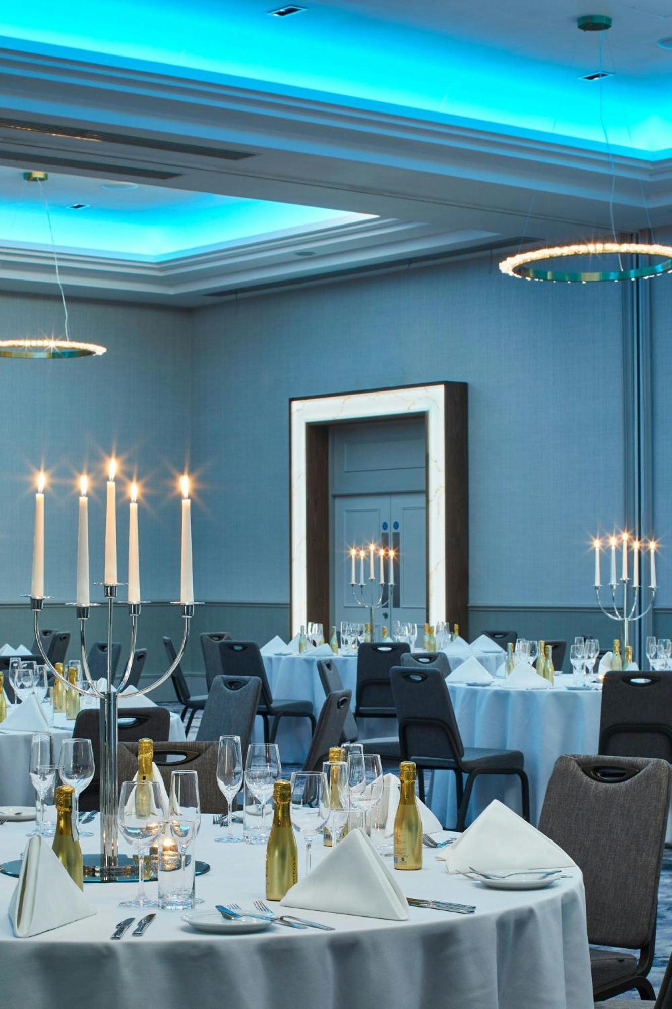 London Marriott Hotel Canary Wharf Dış mekan fotoğraf The Blue Room