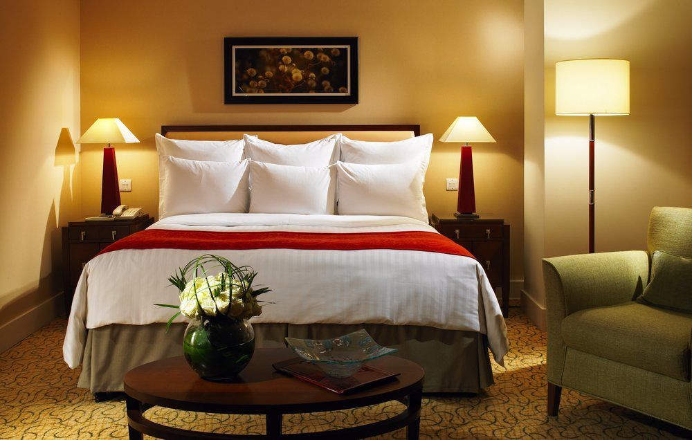 London Marriott Hotel Canary Wharf Dış mekan fotoğraf A bedroom at the hotel